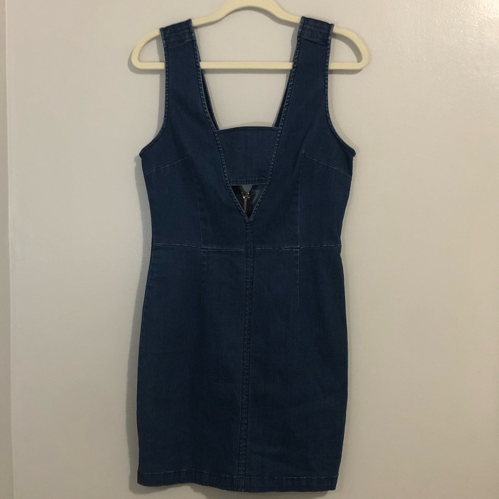 Bebe Dress Denim Sleeveless Mini Size 10 Blue Cutout V-Back - Picture 3 of 15